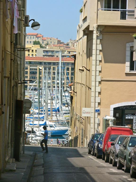 ESCALE MARSEILLAISE, Grand T2 calme, près du Vieux Port pour 2 a 4 personnes, NETTOYAGE RIGOUREUX Appartamento Marsiglia Esterno foto